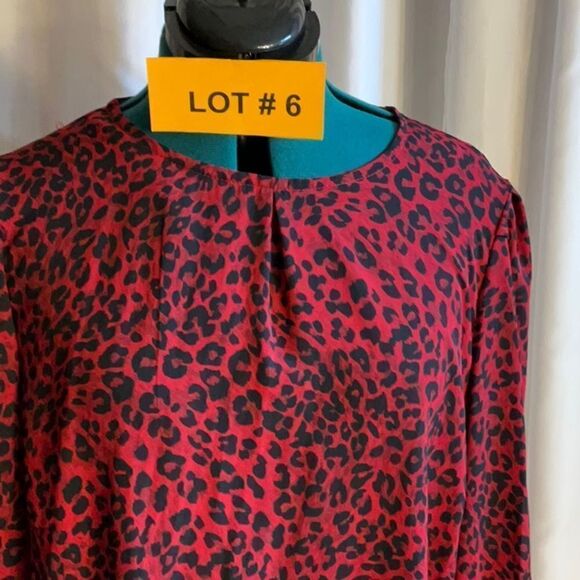 KASPER tunic style top in size 1X in red & black animal print - Picture 3 of 10